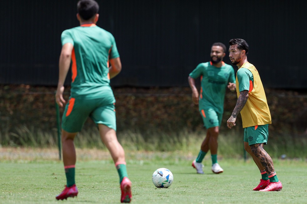 Lucho Acosta está à disposição de Renato Gaúcho — Foto: Marcelo Gonçalves / Fluminense FC