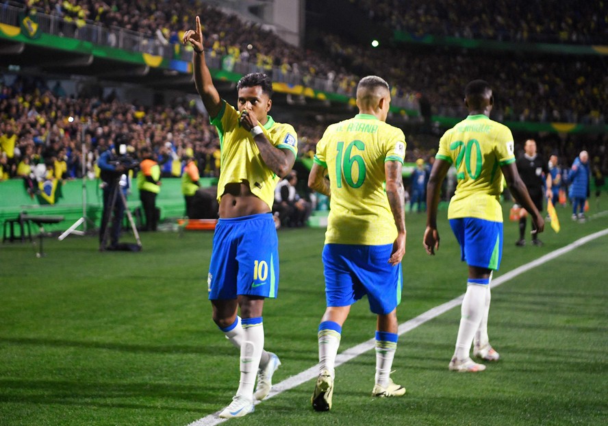 Com bom primeiro tempo e queda de rendimento no segundo, Brasil vence o  Equador por 1 a 0