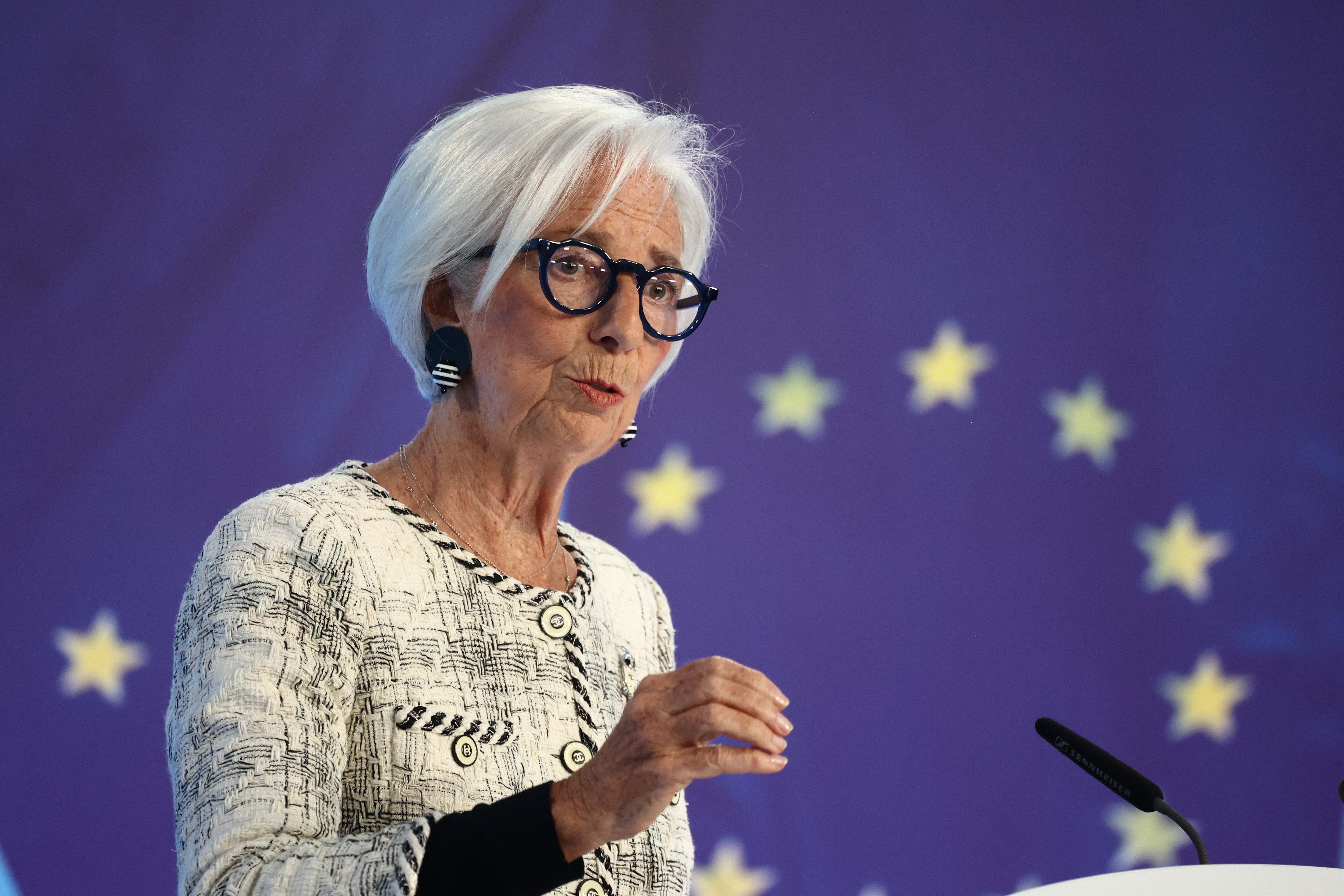 Banco Central Europeu eleva juros pela primeira vez em quase