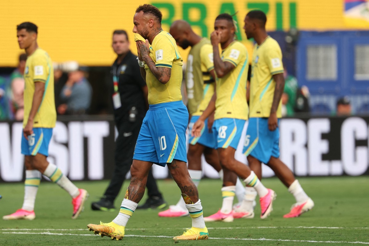 Futuro de Neymar em Aberto: Três Caminhos Após Copa