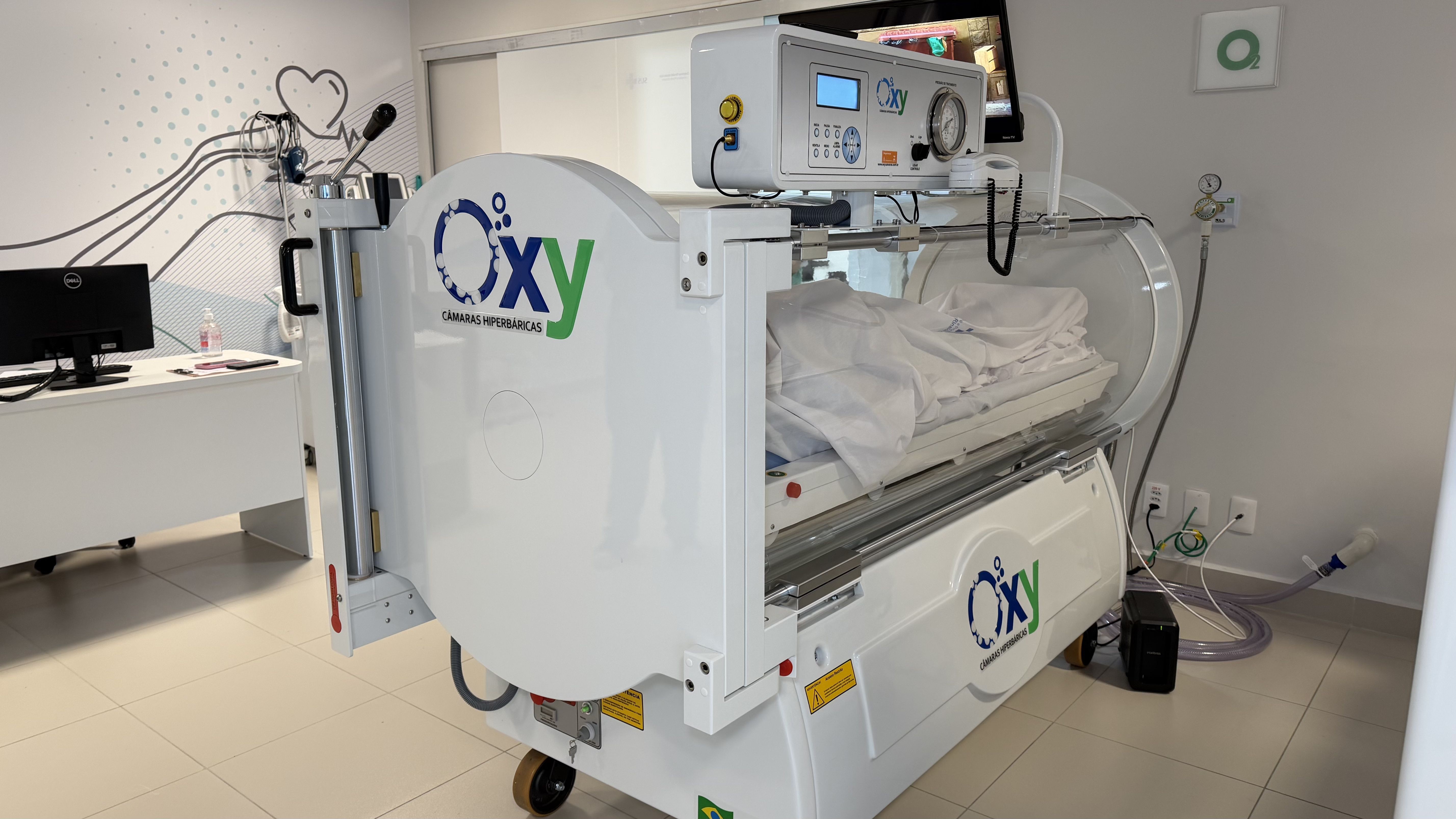 Hospital inaugura câmaras hiperbáricas pelo SUS no AM