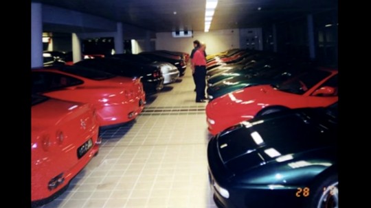 Ferrari, Porsche e Rolls-Royce: Sultão tem maior coleção de carros do mundo e vale R$ 1,5 bilhão