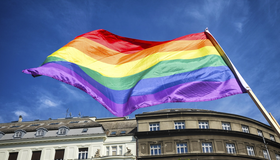 Igreja Metodista Unida autoriza casamento LGBTQ+ e ordenação de pastores homossexuais