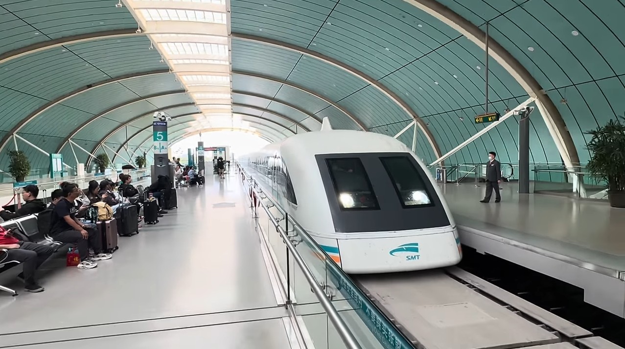 China testa trem de levitação magnética que 