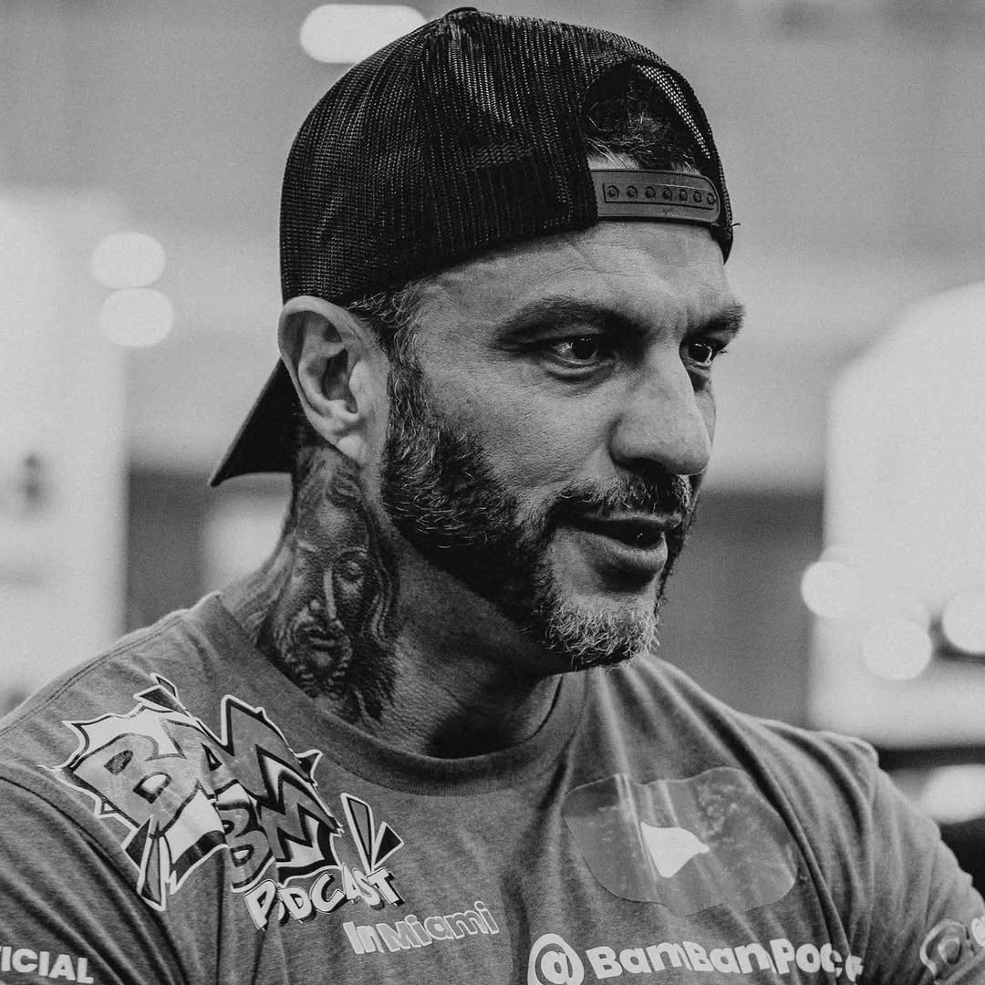 Primeiro campeão do "BBB", Kleber Bambam investiu na Bolsa de Valores, comprou imóveis e multiplicou os R$ 500 mil do prêmio. Atualmente é influencer, fisiculturista e lutador de boxe  — Foto: Reprodução/Instagram