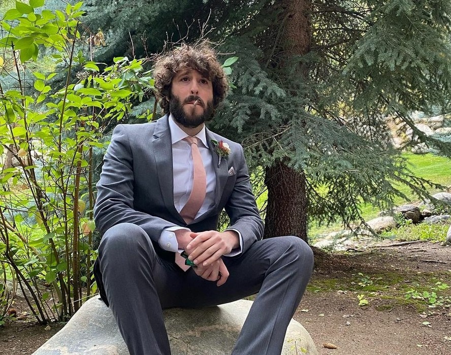 Hipospádia: o que é a condição rara que afeta o rapper Lil Dicky que o ...