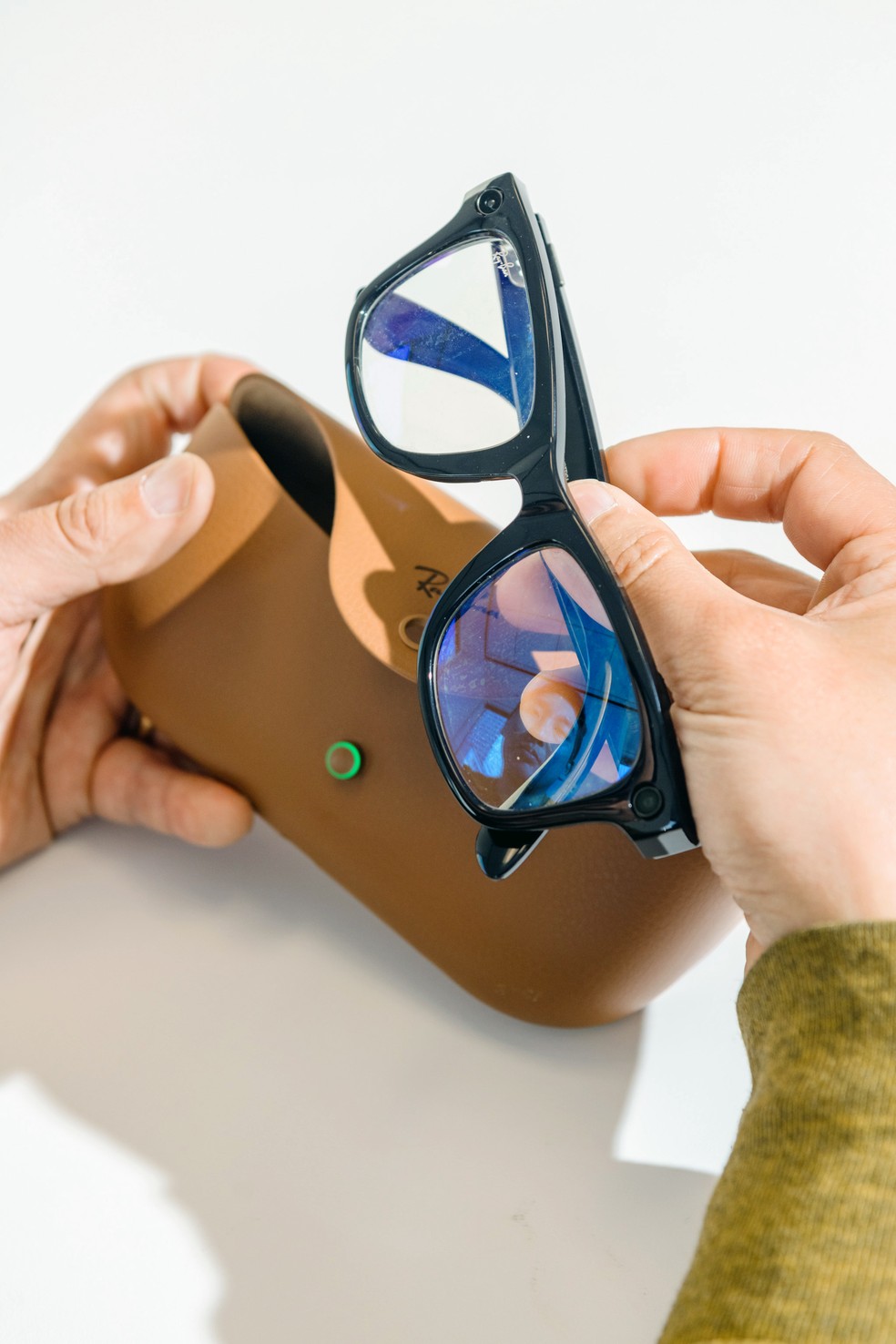 Modelo de óculos Ray-Ban da Meta — Foto: Aaron Wojack/The New York Times