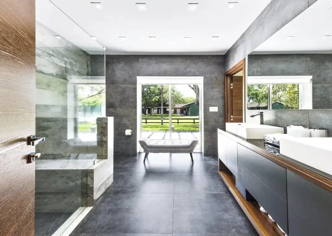 Banheiro da nova mansão de Gisele Bündchen na Flórida — Foto: Eric Igualada/ONE Sotheby's International Realty