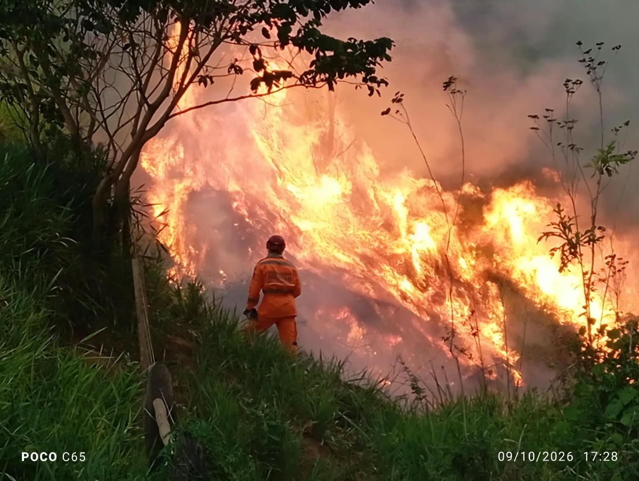 Indígenas do povo Maxakali pedem socorro para conter fogo. Mais de mil hectares queimados em uma semana