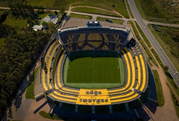 Conmebol pede que autoridades uruguaias garantam segurança para Botafogo ter torcida contra o Peñarol