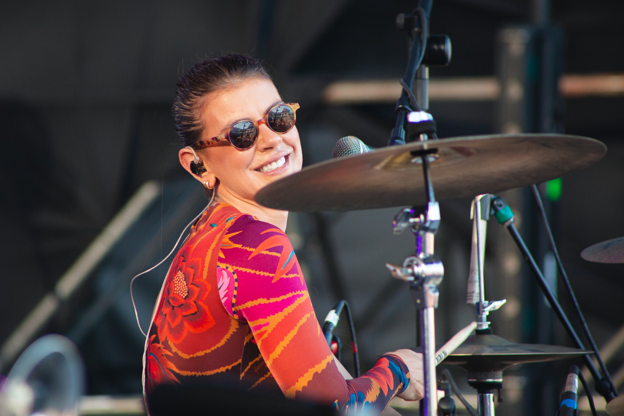 Dedé Teicher Toca Bateria e Desafia Preconceitos Musicais