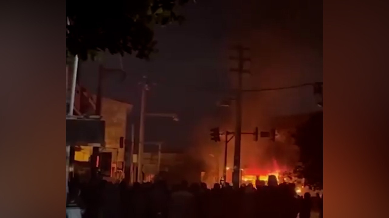 Bloqueio de internet, ca&ccedil;a &agrave; Starlink e coleta de parab&oacute;licas no Ir&atilde;; entenda como regime fecha comunica&ccedil;&atilde;o em meio a crise