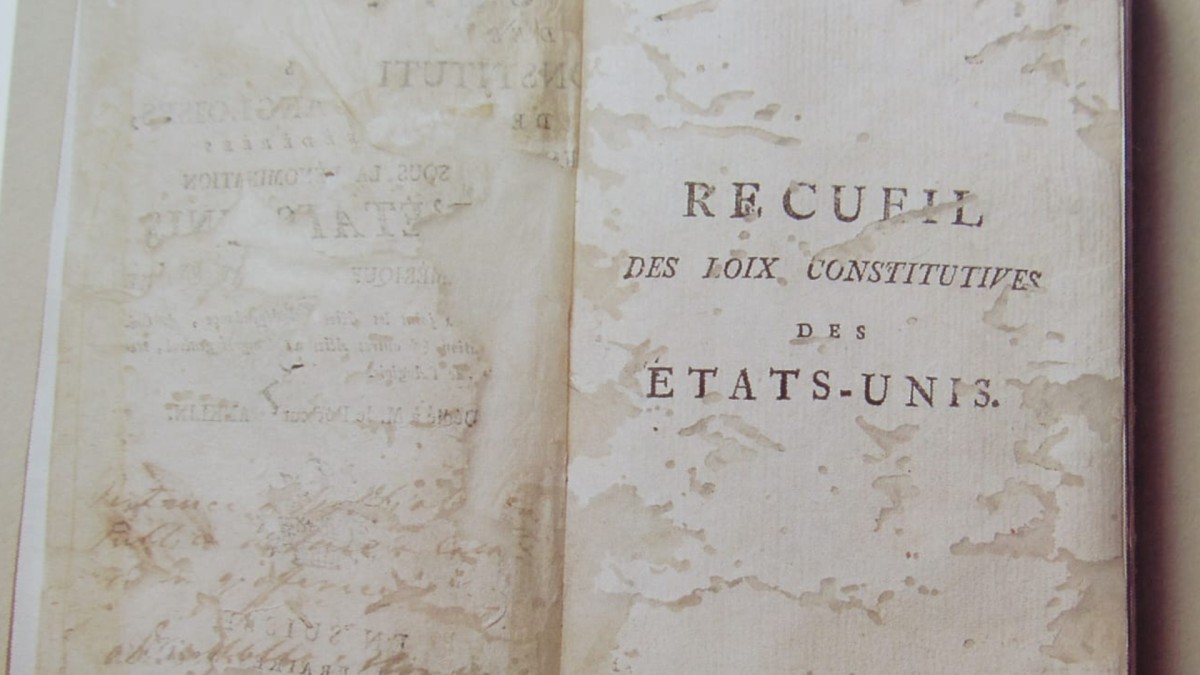 Perícia da PF confirma que anotações em 'livro proibido' são de Tiradentes