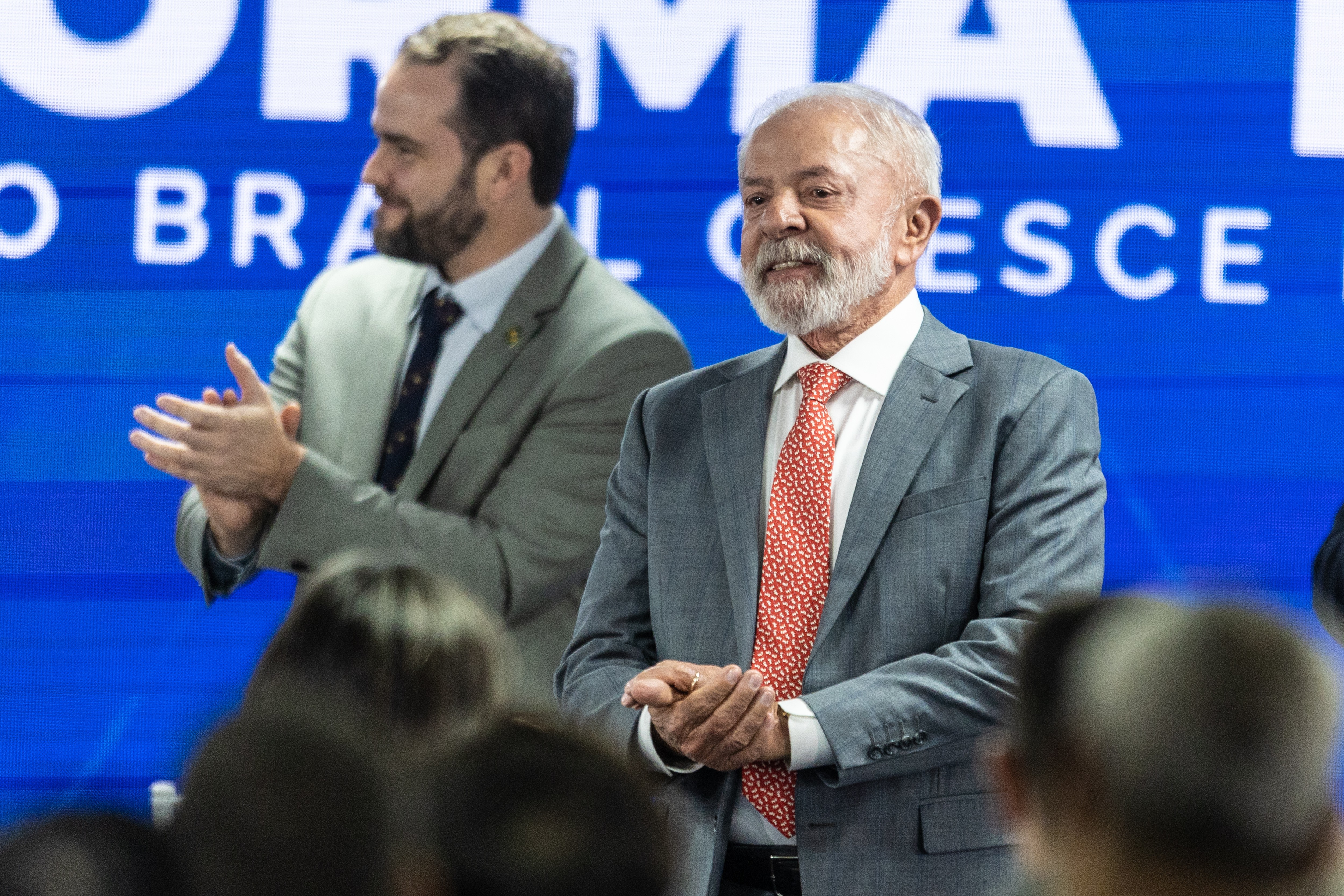 Lula se re&uacute;ne com ministros para discutir medidas contra endividamento das fam&iacute;lias
