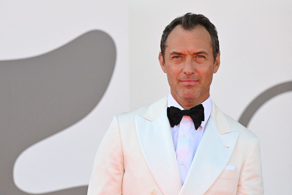 Jude Law, que interpreta Vladimir Putin em'O mágico do Kremlin' — Foto: Stefano Rellandini /AFP