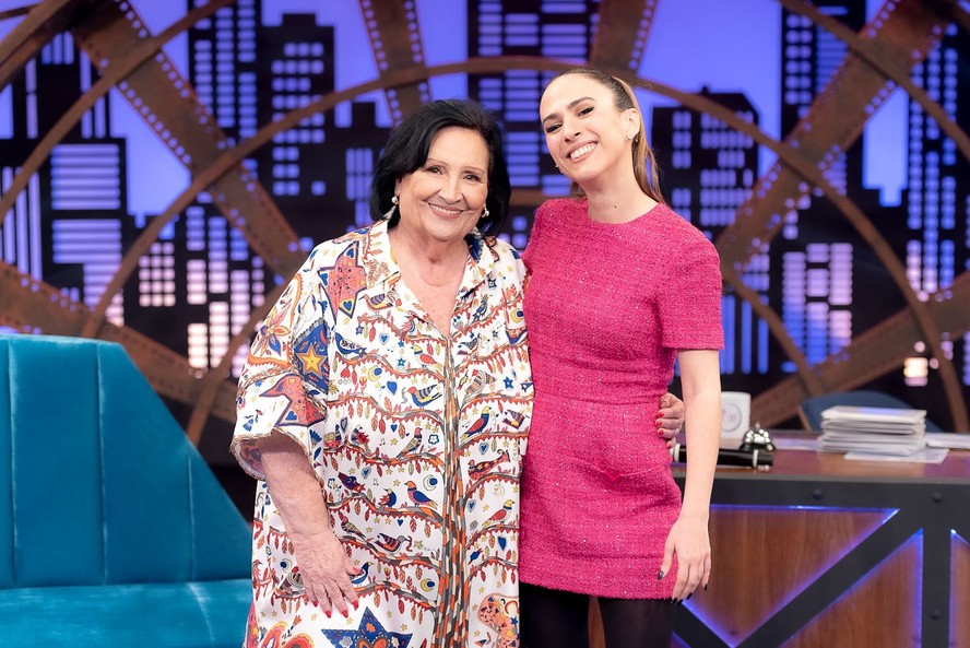 Dona Déa e Tatá em meio a gravação do episódio de 'Lady Night' — Foto: Divulgação