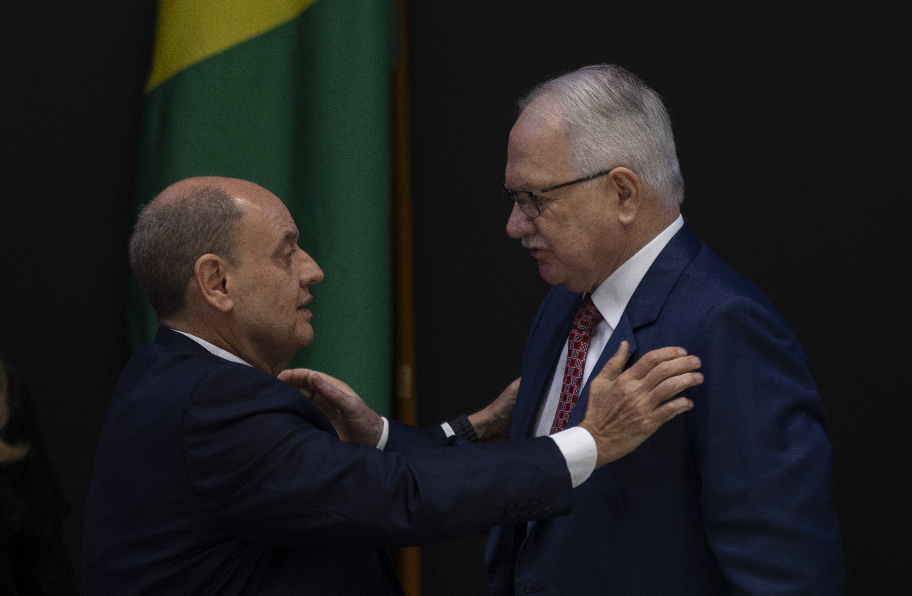 Avisado pelo STF de que deve ficar no cargo, governador interino do Rio troca postos-chave