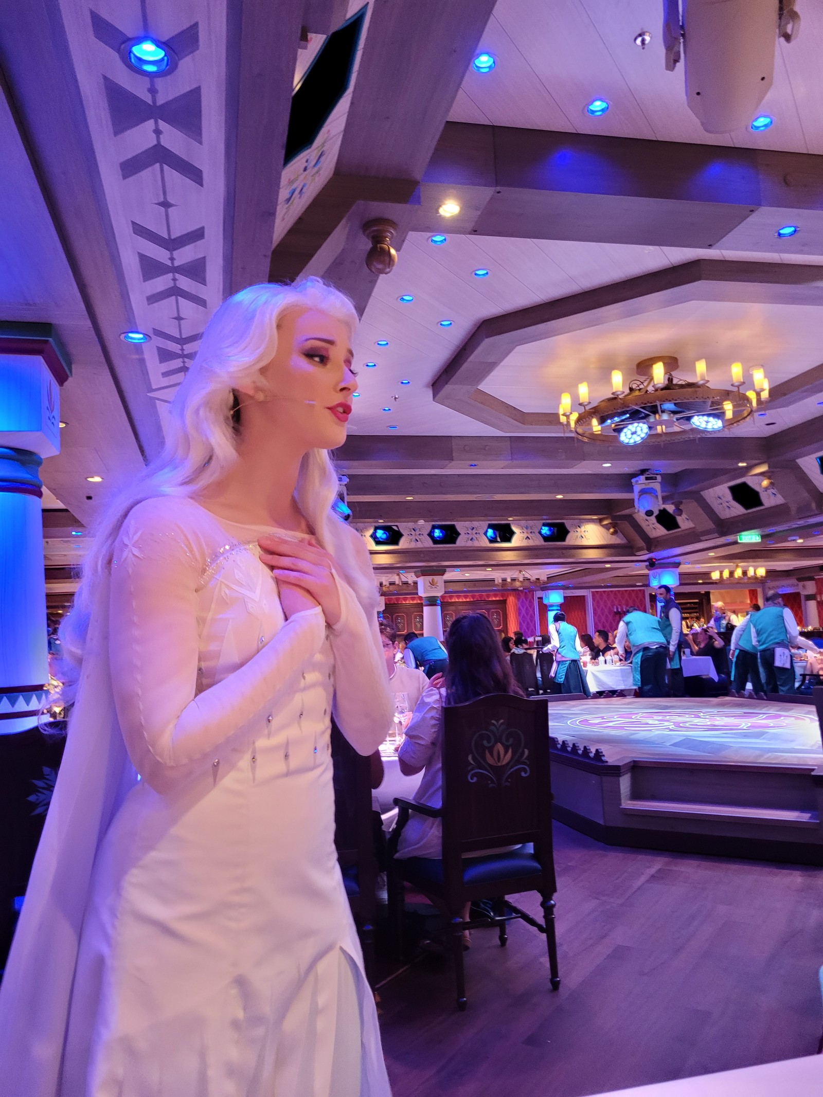 Entre os restaurantes, um destaque é o jantar musical do Arendelle: a Frozen dining experience, inspirado em 'Frozen'