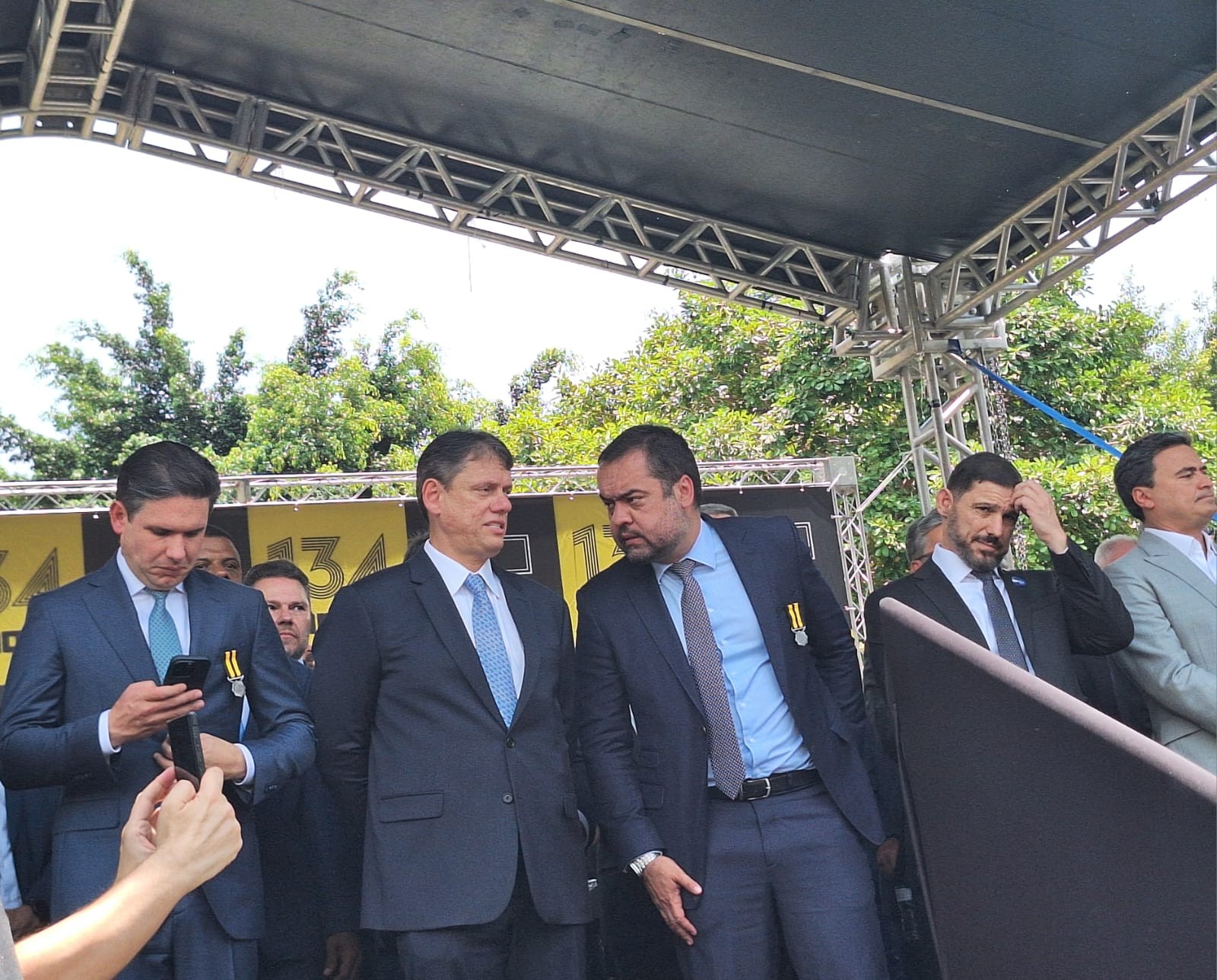 Com presença de Motta, Tarcísio e Castro na sede da Rota, despedida de Derrite em São Paulo se transforma em ato político