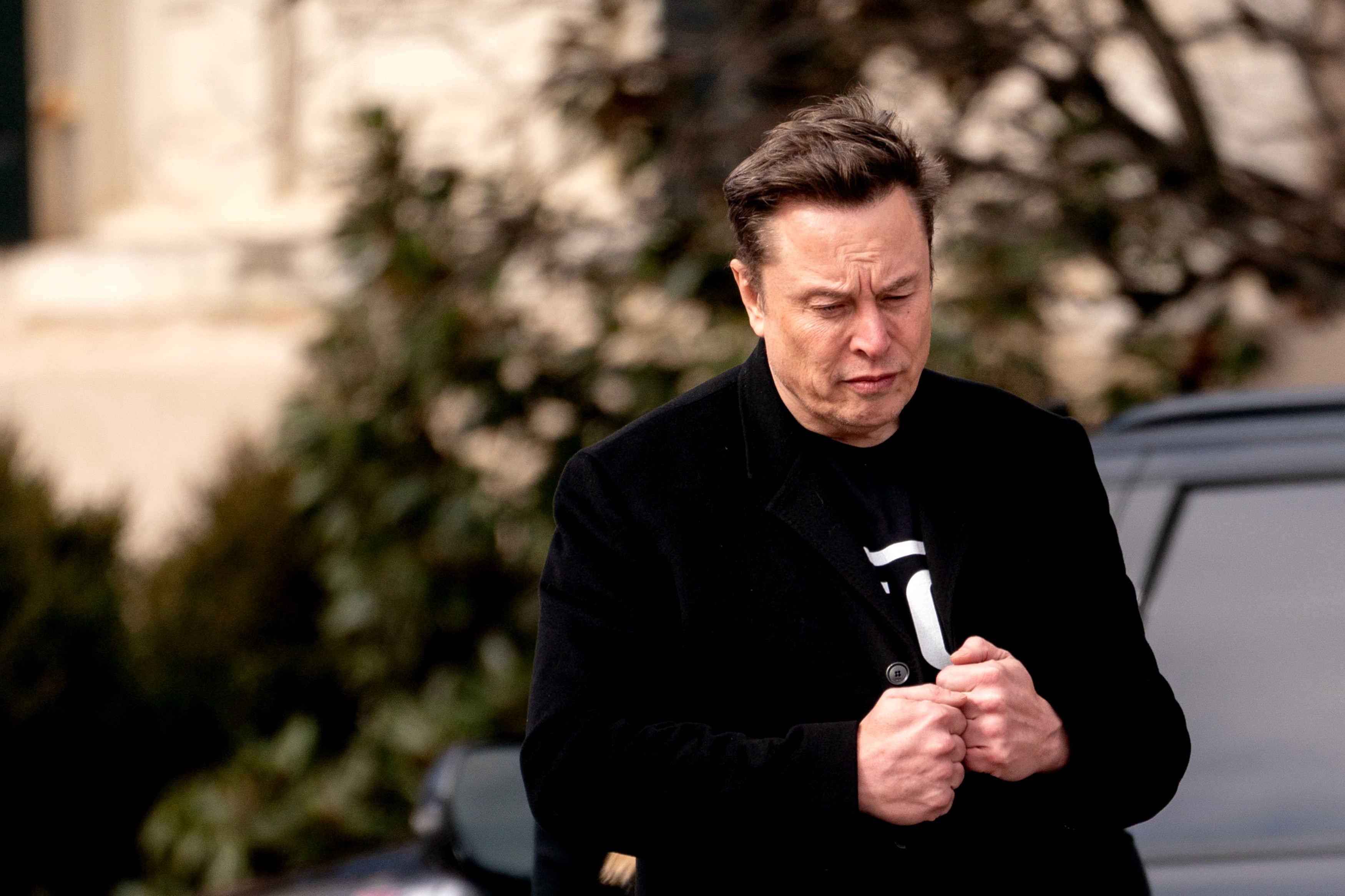 Checagem do X falhou em detectar mentiras sobre eleições nos EUA, incluindo posts de Musk, diz estudo