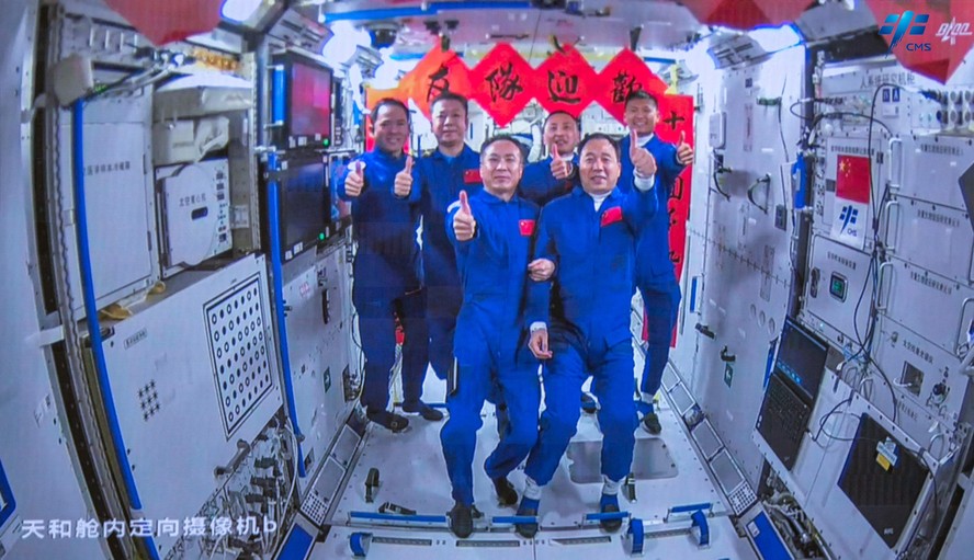 Astronautas da missão Shenzhou-16 lançada nesta terça-feira chegam a Estação Espacial chinesa