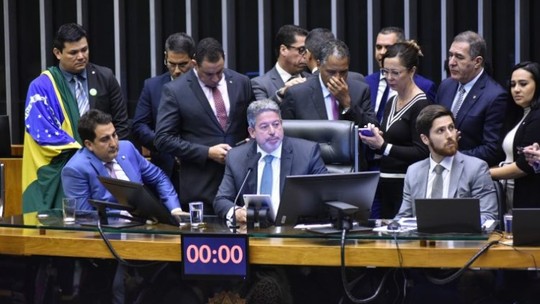 PL das Fake News: bolsonarismo pauta redes sobre regulação de plataformas, e governo Lula busca unificar discurso