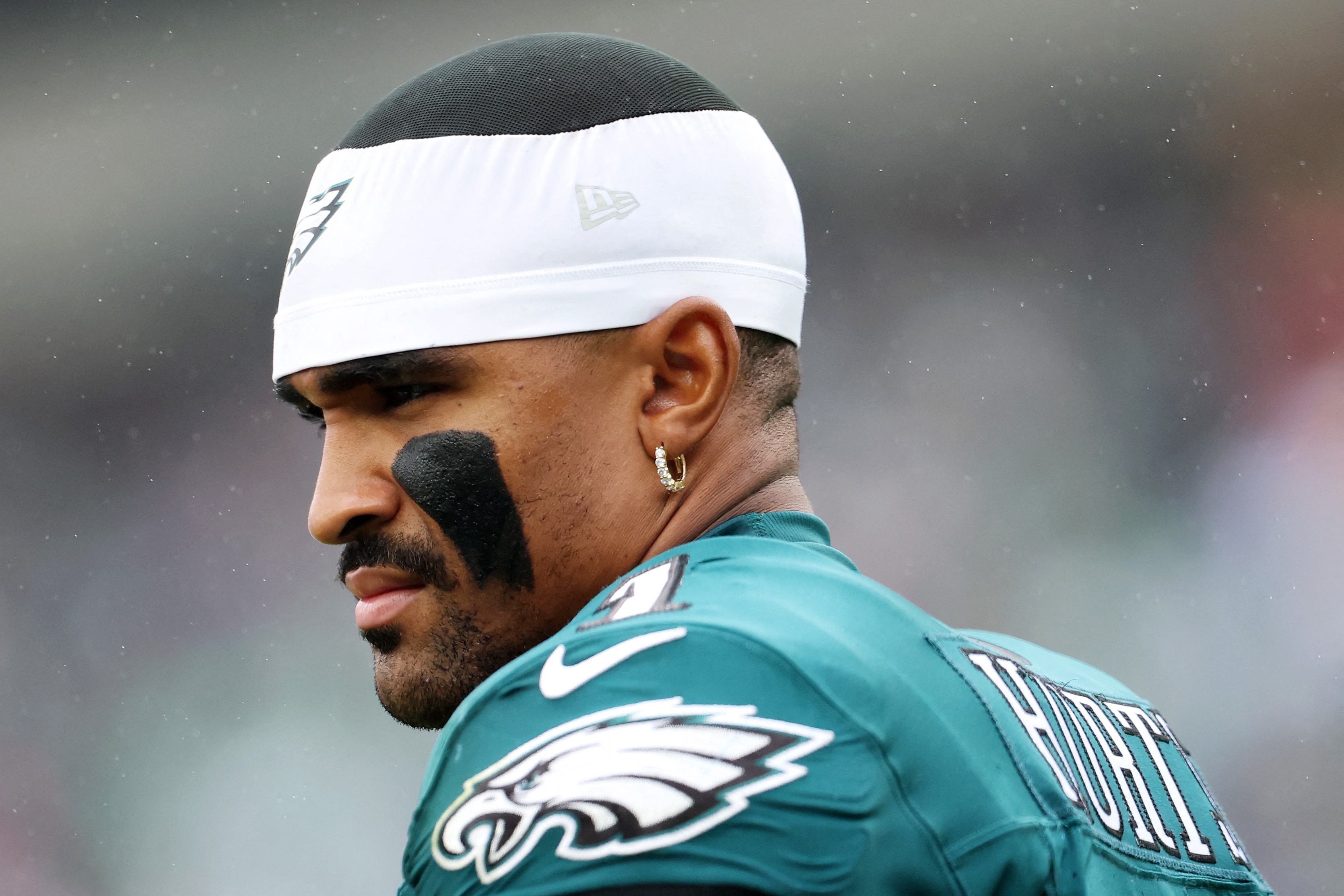 Jalen Hurts, dos Eagles, é afastado da temporada da NFL por conta de coágulos nos pulmões