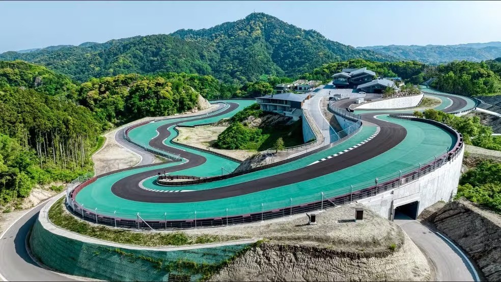 Conheça o resort no Japão que combina pista de corrida particular e hotel cinco estrelas; vídeo - QTU Questões do Universo