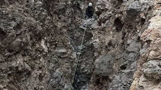 Após quatro dias de buscas, turista alemã é encontrada morta em fenda de uma colina na Argentina