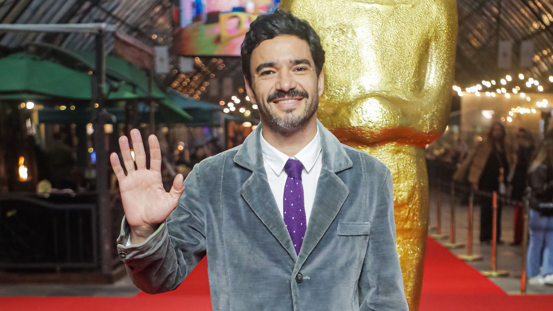 Caio Blat vive pastor inspirado em Edir Macedo em cinebio de Mário Justino: 
