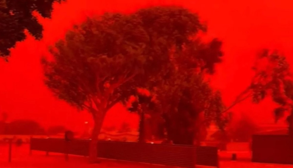 Tons de sangue': céu aparece vermelho na Austrália com a chegada de  ciclone; veja imagens