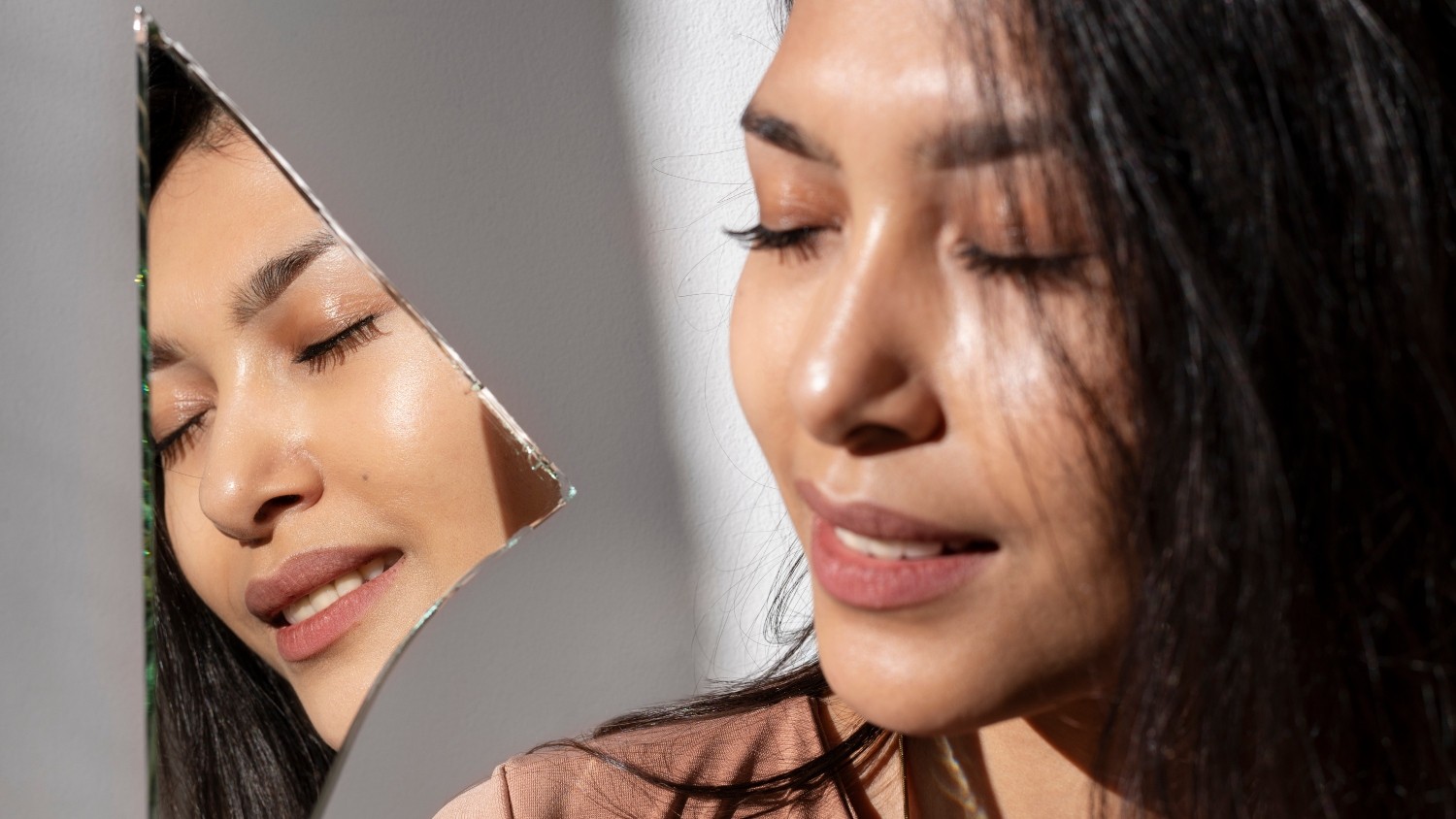 Glass Skin: por que uma rotina cheia de produtos não garante o resultado - QTU Questões do Universo