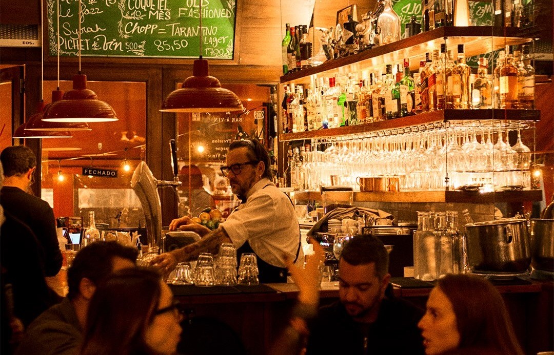 Le Jazz Brasserie chega ao Rio com clássicos franceses e alma de bistrô