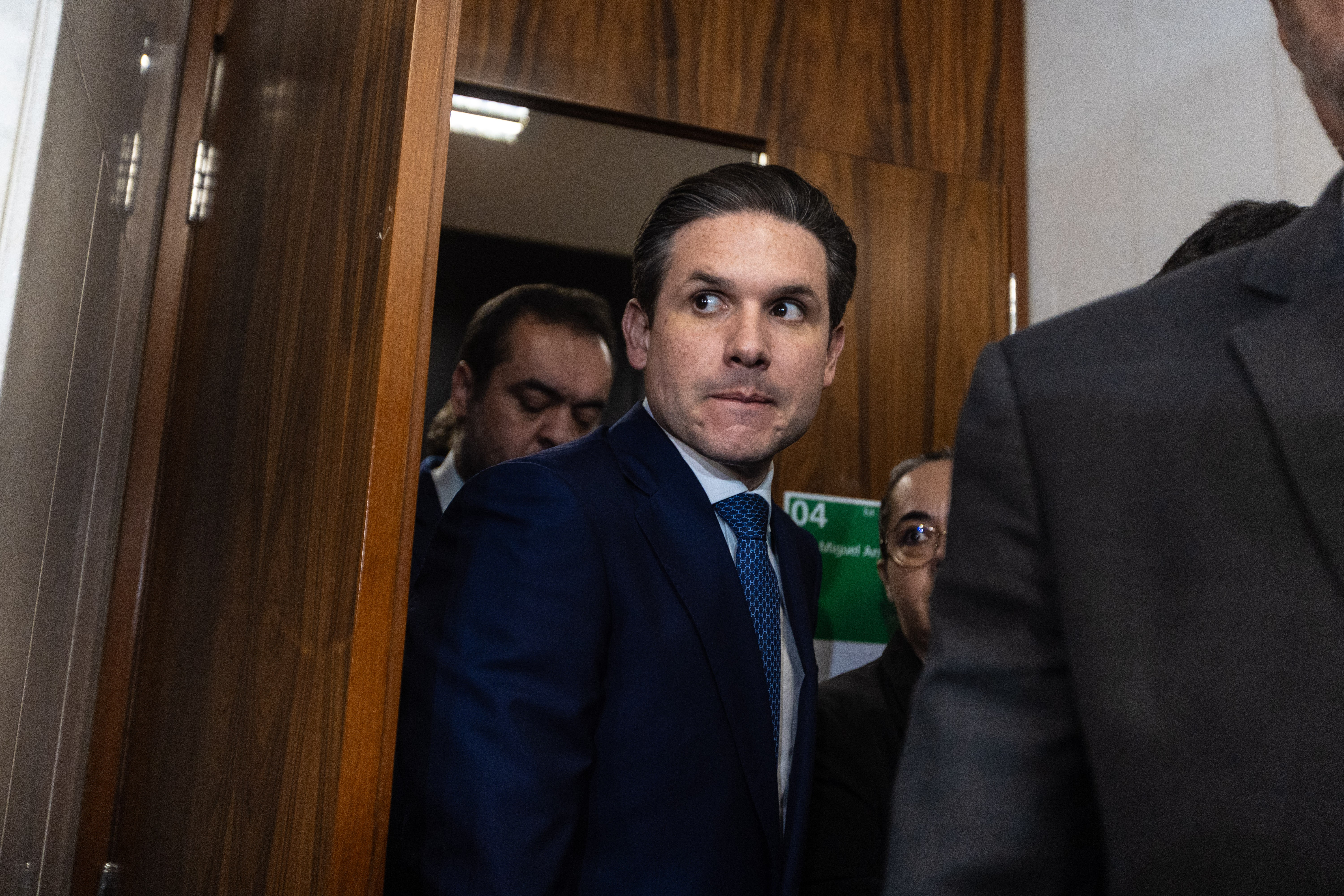 Caso Zambelli: Motta reúne equipe jurídica para analisar ordem de Moraes e definir futuro da deputada