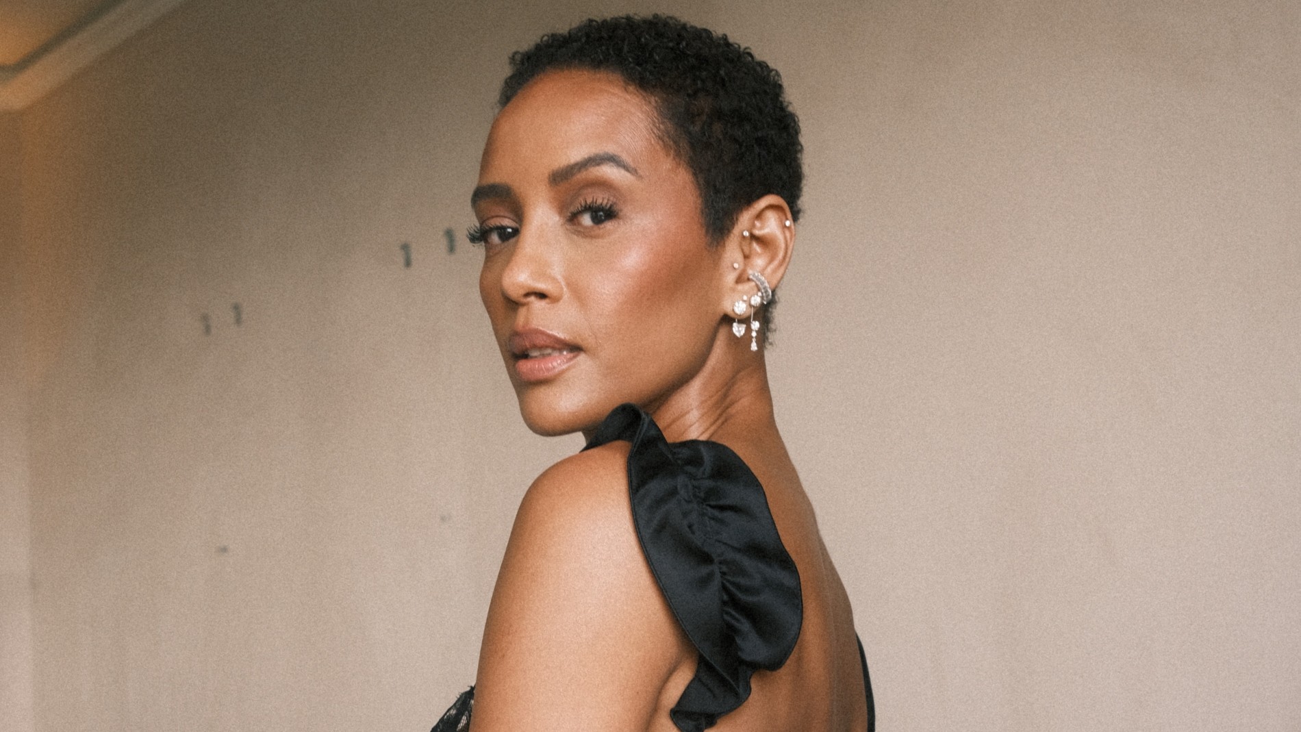 Taís Araujo corta cabelo e fala sobre menopausa em nova fase da vida