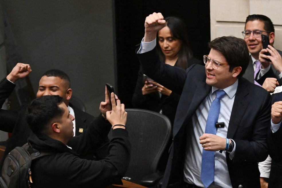 O senador Miguel Uribe, vítima de atentado na Colômbia — Foto: Raul ARBOLEDA / AFP