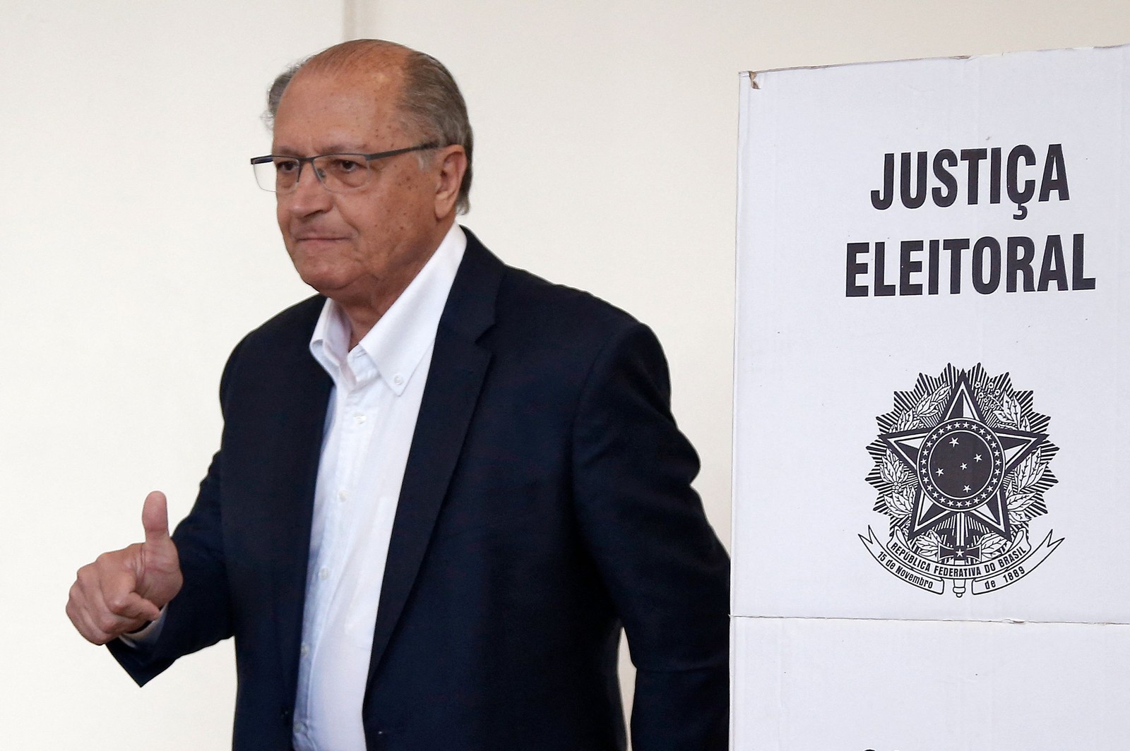 Geraldo Alckmin (PSB), vice de Lula (PT), votou no Colégio Santo Américo, no bairro do Jardim Colombo, na zona oeste de São Paulo — Foto: Miguel Schincariol/AFP