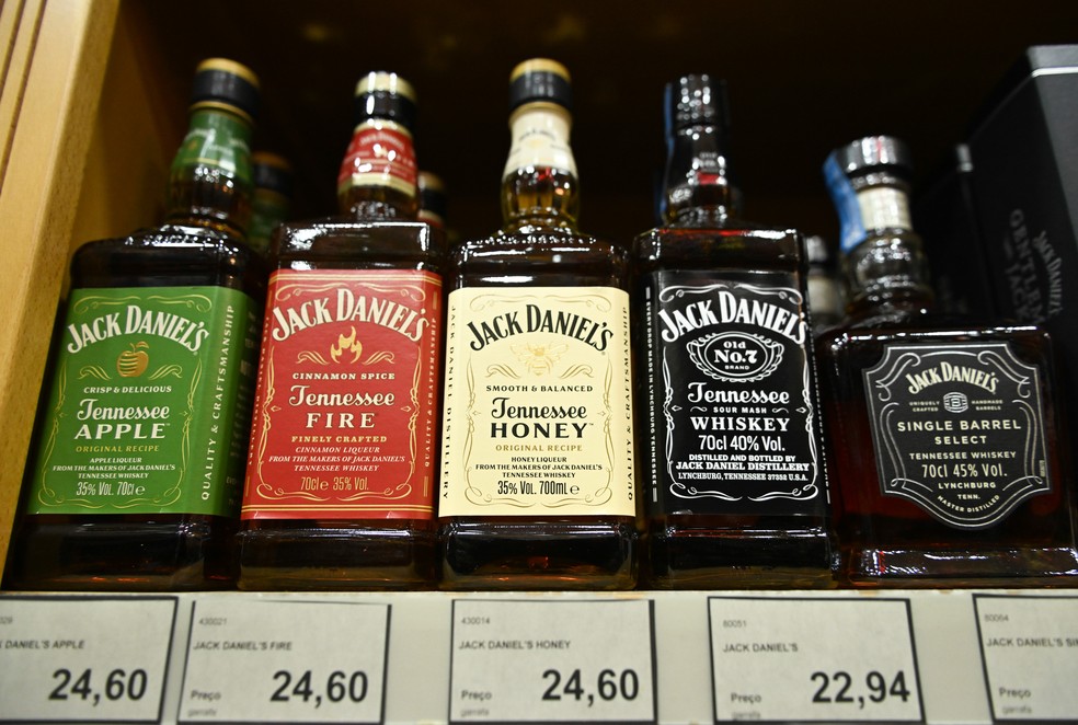 Os americanos se queixam do IPI de 19,5% sobre bebidas alcoólicas estrangeiras, como o uísque americano, enquanto a cachaça tem imposto menor, de 16,25% — Foto: Zed Jameson/Bloomberg