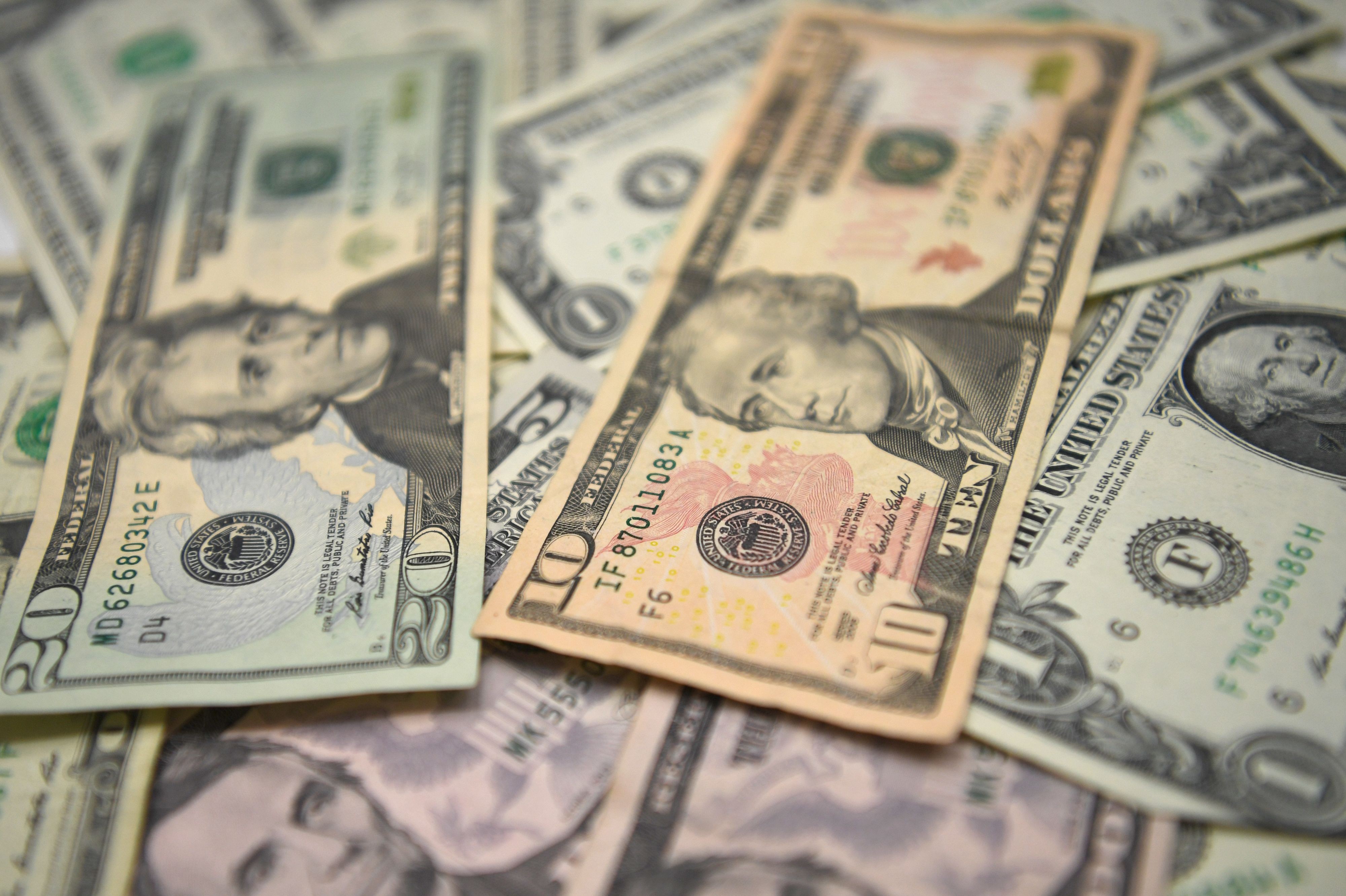 Quais foram as maiores altas do dólar no atual regime cambial?