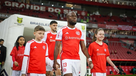 Valencia volta a perder pênalti, e jornal argentino relembra erro na Copa América Valencia volta a perder pênalti, e jornal argentino relembra erro na Copa América