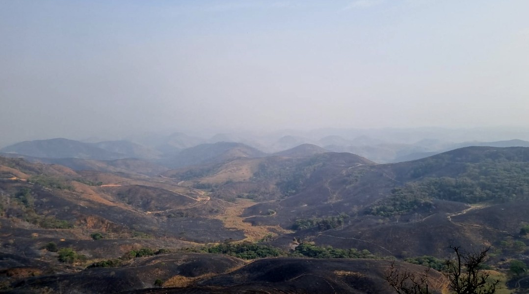 Dois homens são denunciados à Justiça por provocar incêndios nas Serras dos Mascates e da Beleza, em Valença