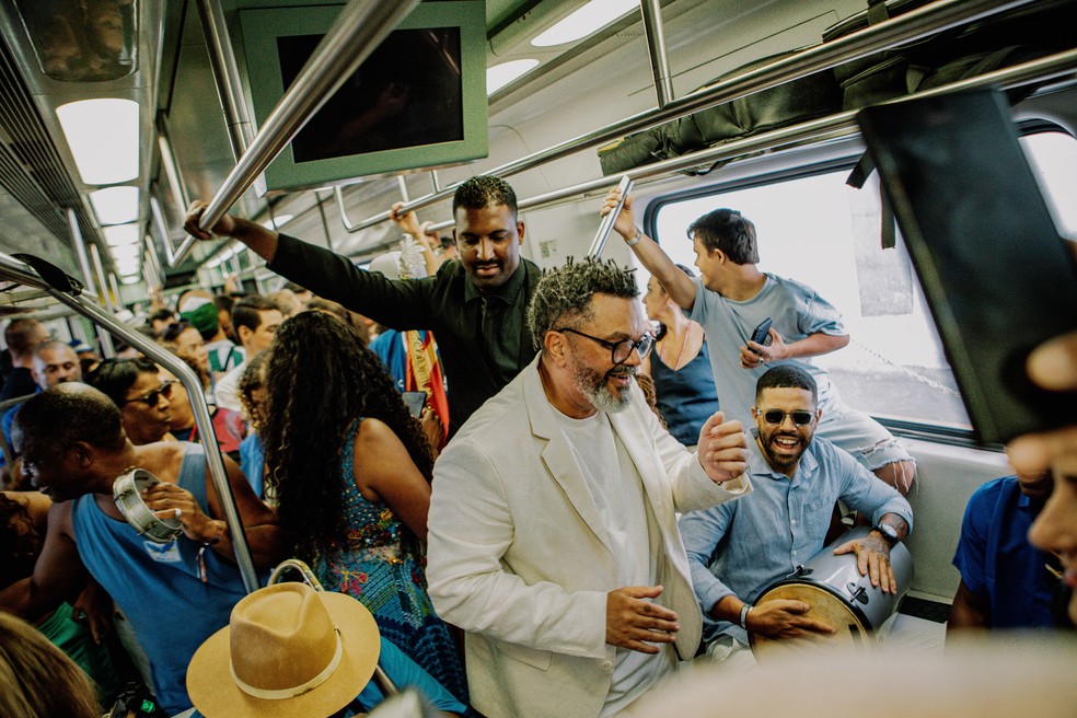 Trajeto do Trem do Samba da Central do Brasil até Oswaldo Cruz virou cortejo cultural — Foto: Divulgação