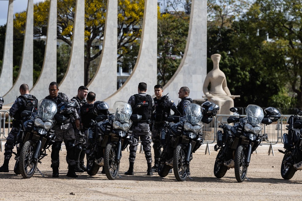 Segurança reforçada no entorno do Supremo Tribunal Federal — Foto: Brenno Carvalho