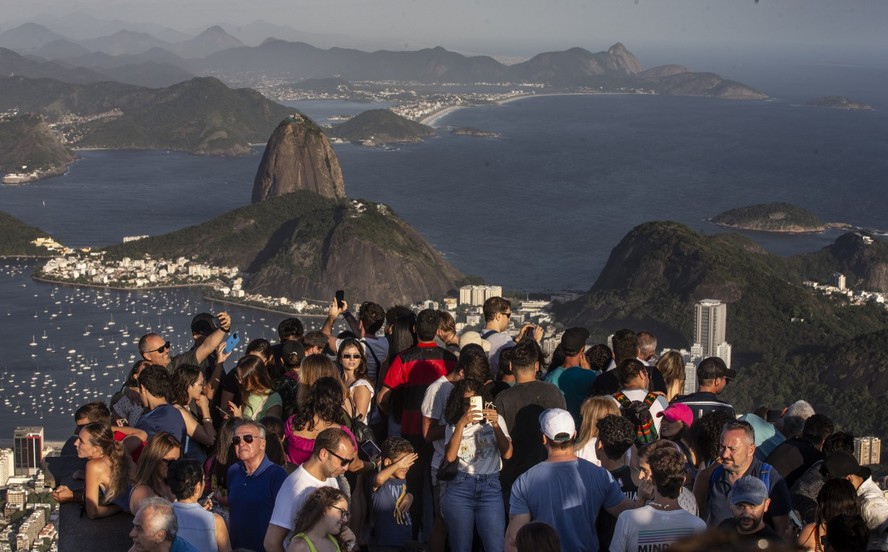 De onde são os turistas estrangeiros que mais buscam o Rio no verão?