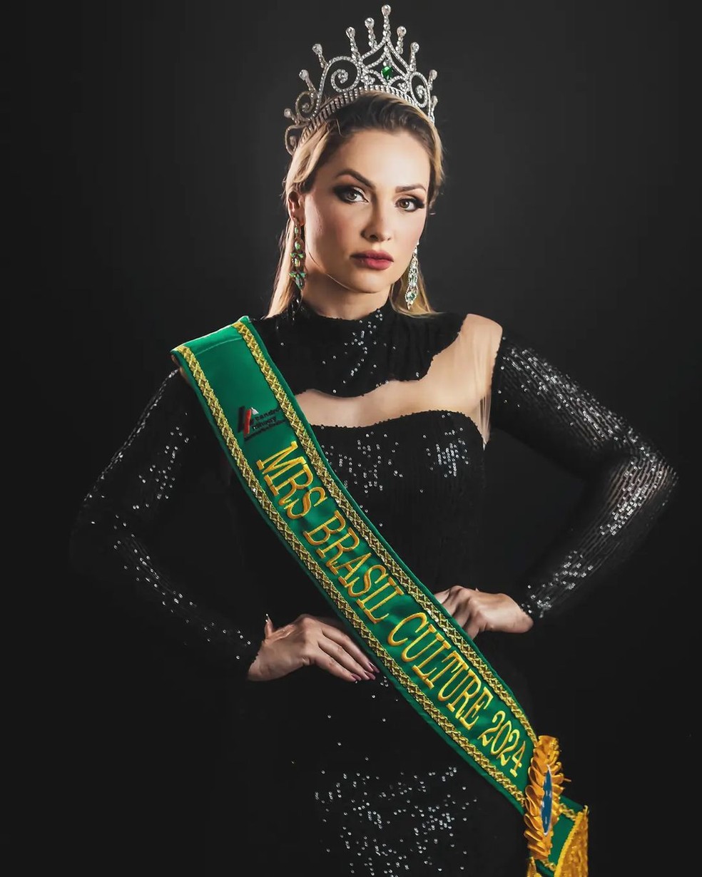  A Miss Roberta Silveira, de 40 anos, é casada e mãe de quatro filhos — Foto: Divulgação @jungfotografia