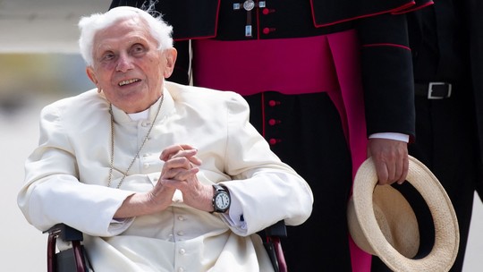 Papa emérito Bento XVI está 'totalmente lúcido' e 'estável', diz Vaticano