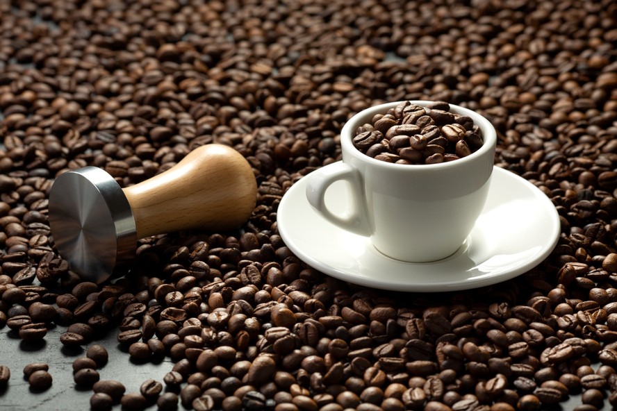 Café: novo estudo revela o ingrediente que você deve misturar à bebida para  ter mais energia e humor (e não é açúcar)