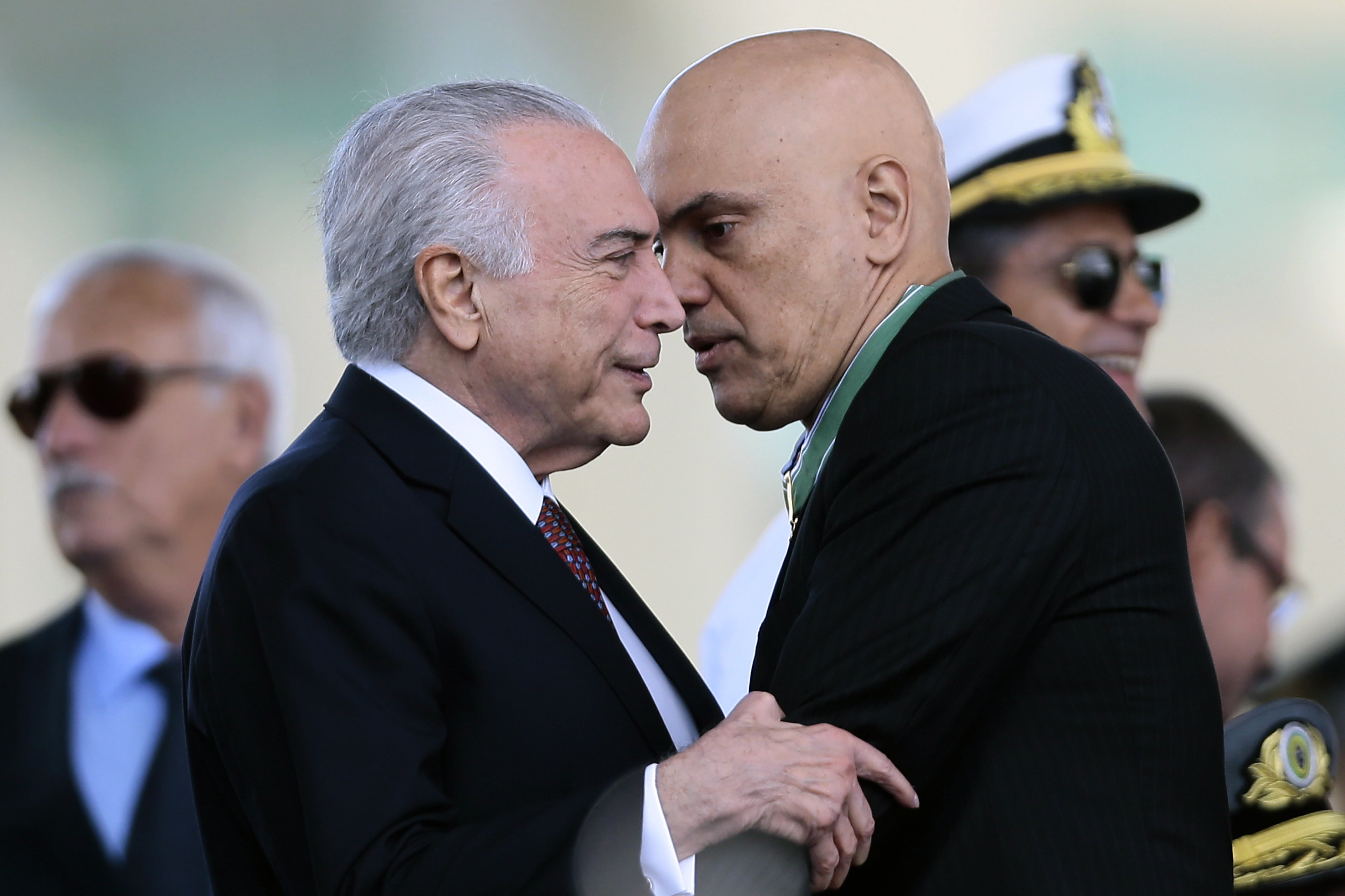 Temer diz ter aconselhado Moraes a buscar diálogo com Mendonça e que decisão sobre diretor da PF dificulta