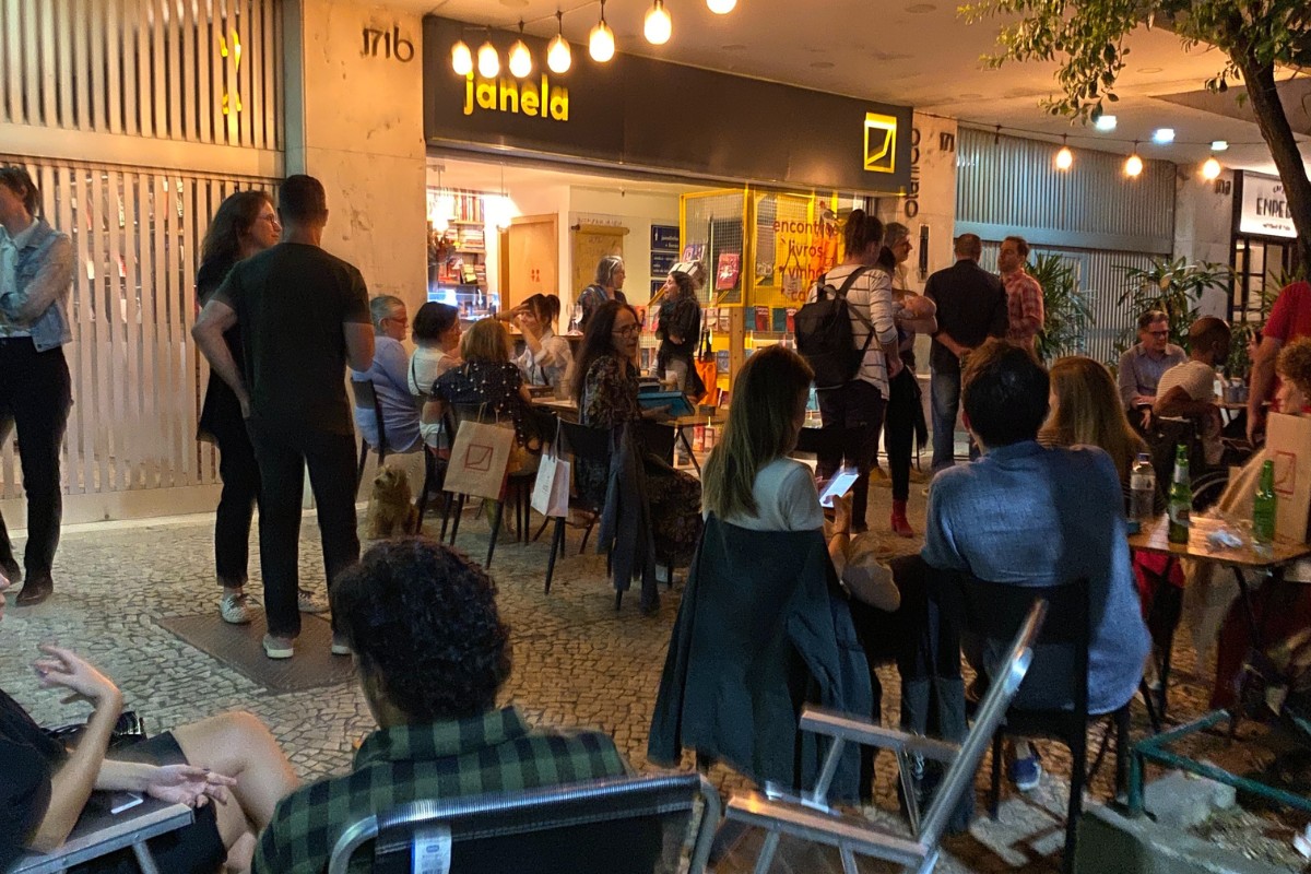 Livraria Janela, no Jardim Botânico, faz clubes de leitura e rodas de conversa — Foto: Divulgação