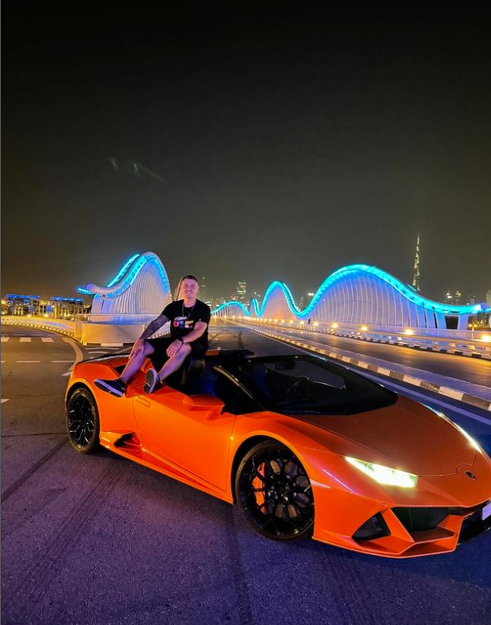 Eduardo Felipe Campelo, 30, ostenta sua vida de luxo em Dubai, nos Emirados Árabes Unidos — Foto: Reprodução Instagram